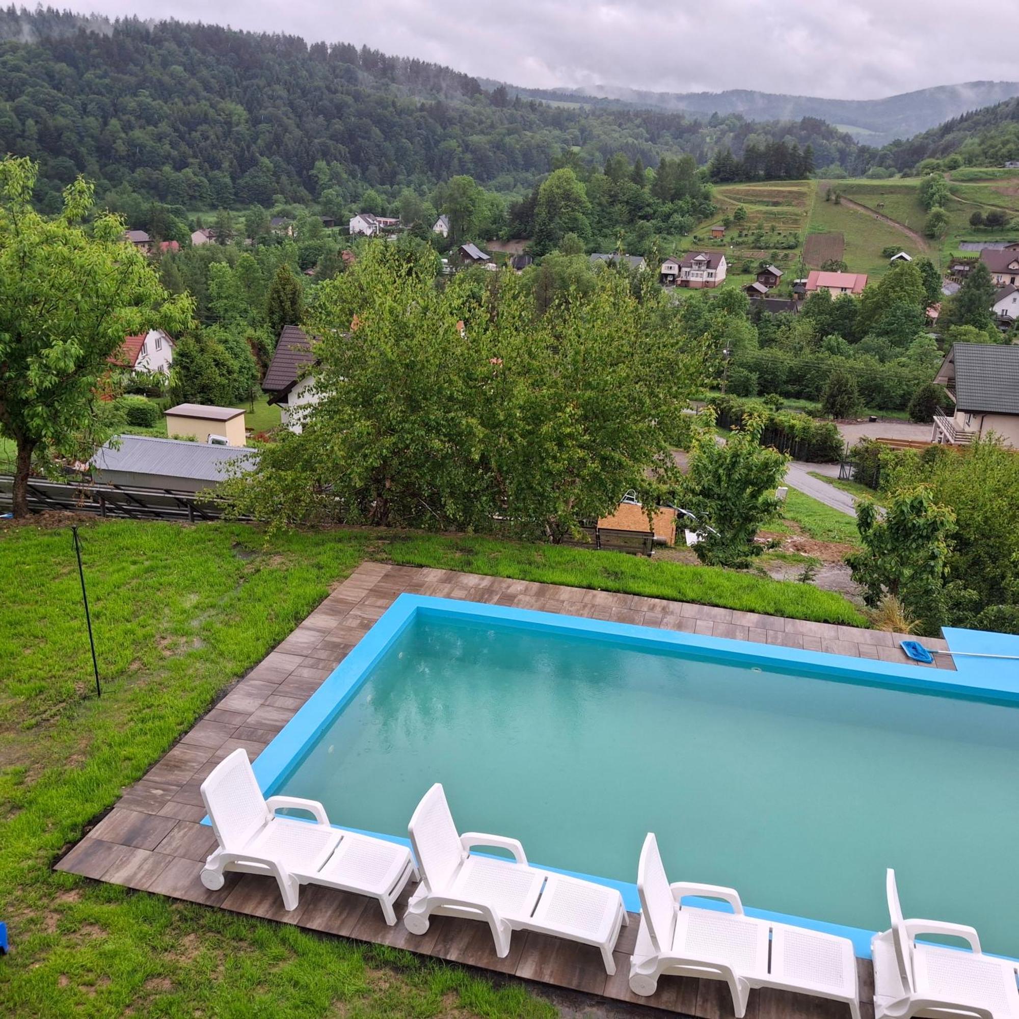 I Nad Jeziorem Solinskim Z Basenem I Widokiem Na Gory Lodge